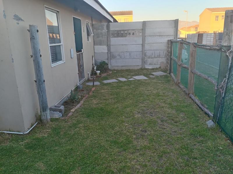 2 Bedroom Property for Sale in Pelikan Park Western Cape